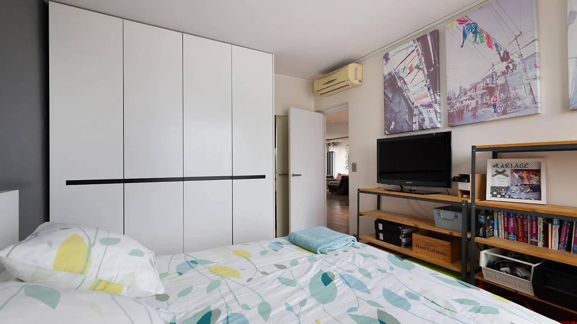 Apartment Floor With Eiffel Tower View And Roof Paris