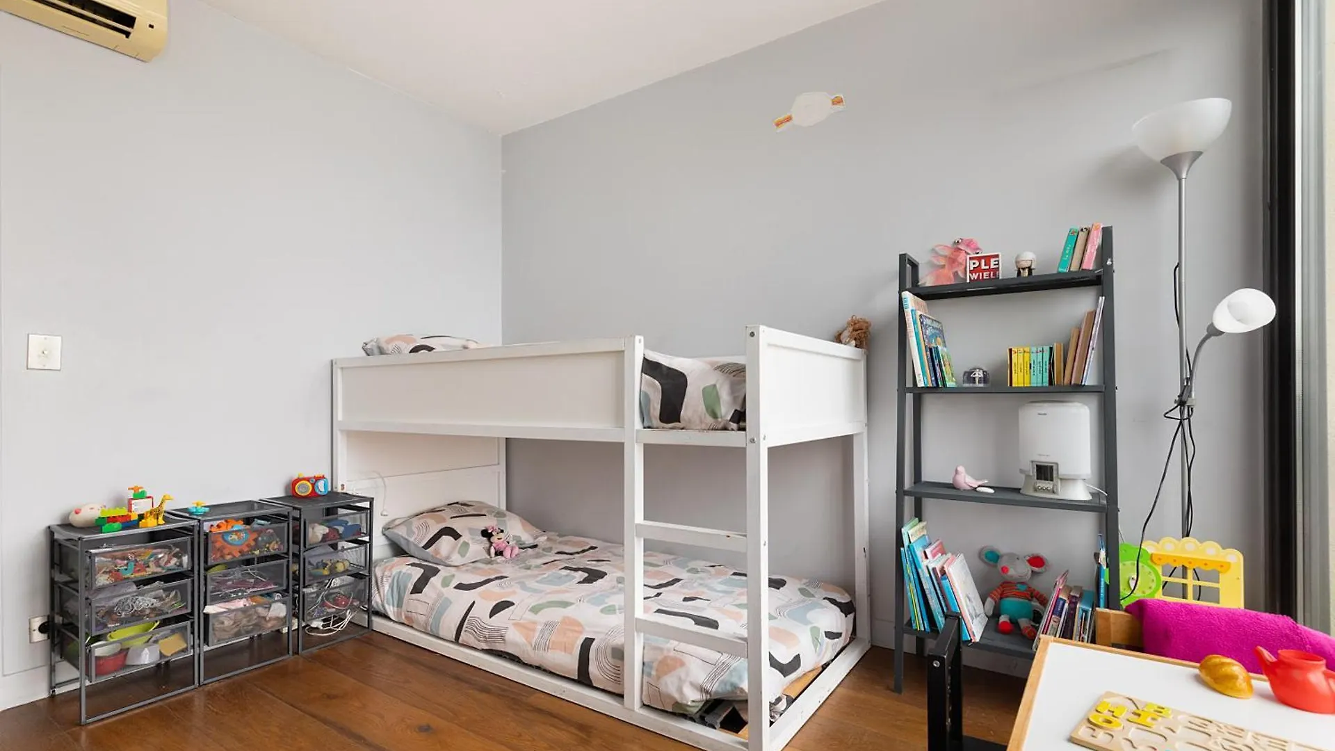 Floor With Eiffel Tower View And Roof Apartment *